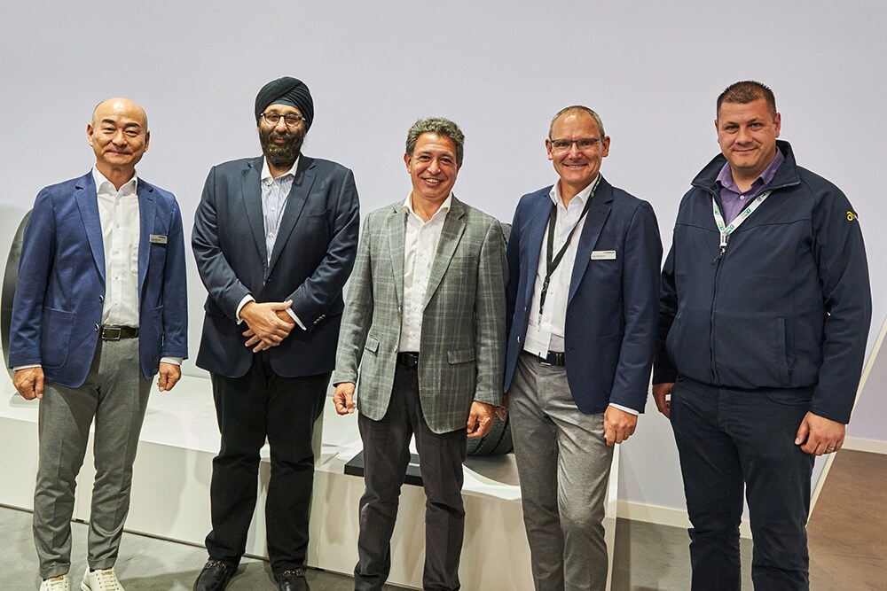 hankooktireandvaculugpartnerupforhankooksretreadingbusinessinukandireland2